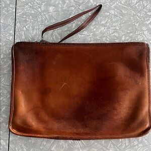 1970's COACH large SLIM
Portfolio//Clutch NYC zip needs repair